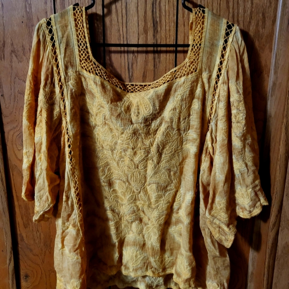 Democracy yellow flowy embroidered blouse XL